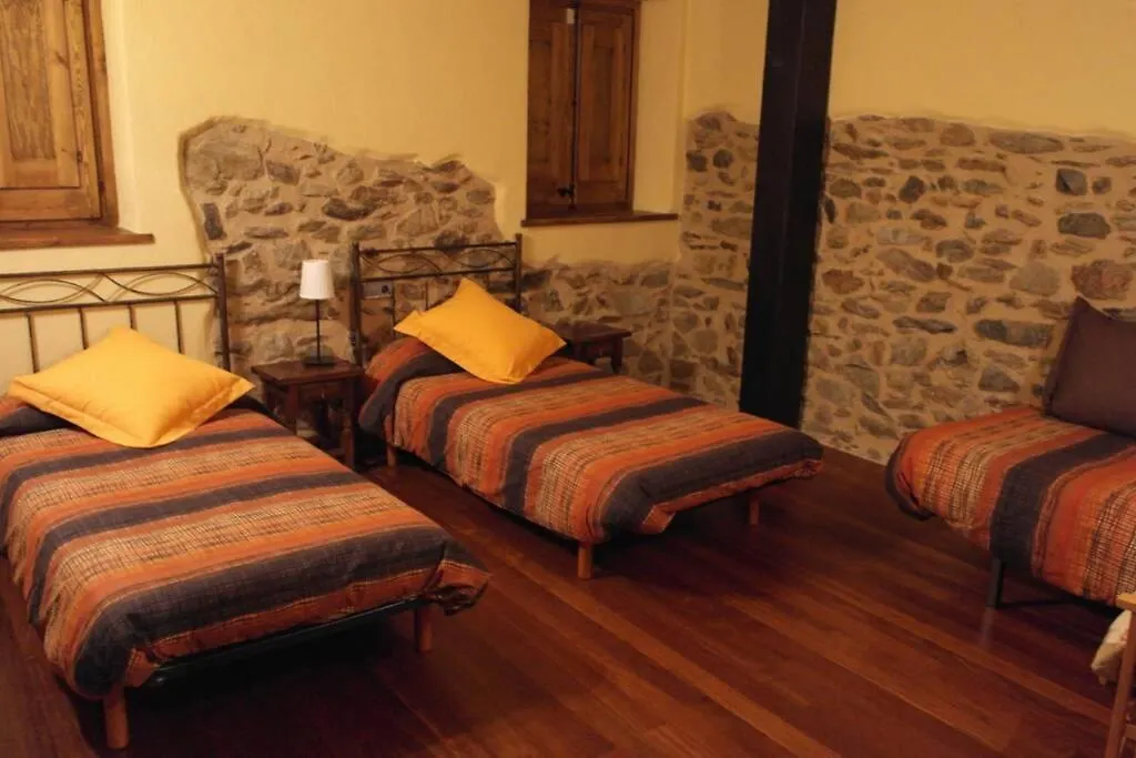 Cal Masover, Casa De Piedra Rehabilitada Planoles Holiday home