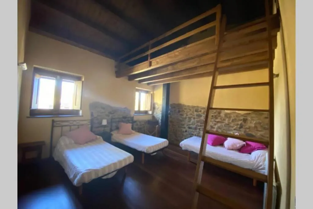 Cal Masover, Casa De Piedra Rehabilitada Planoles 0*,