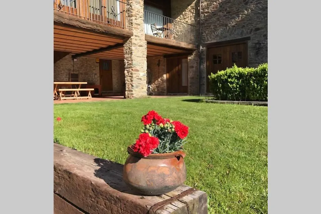 Holiday home Cal Masover, Casa De Piedra Rehabilitada Planoles